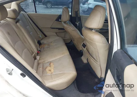 2015 Honda Accord Hybrid Touring z USA, uszkodzony, nr VIN 1HGCR6F7XFA010579